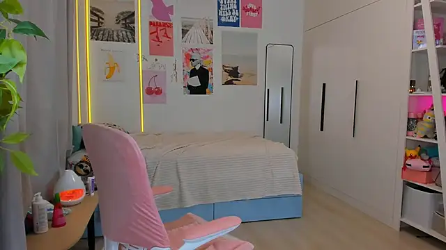 Lily Young online show from March 2026 03:12:01 AM