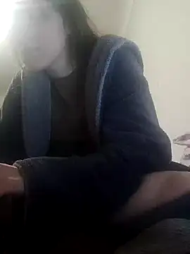 Snapshot of emeli_moon chatting on December 2024 03:14:02 AM emeli moon online show from December 2024 03:14:02 AM