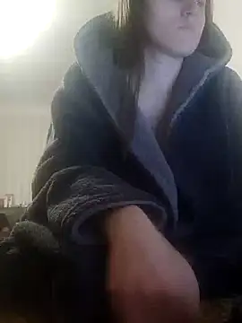 Snapshot of emeli_moon chatting on December 2024 09:42:02 PM emeli moon online show from December 2024 09:42:02 PM