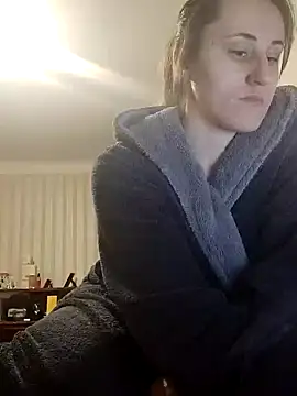 Snapshot of emeli_moon chatting on January 2025 06:56:02 PM emeli moon online show from January 2025 06:56:02 PM