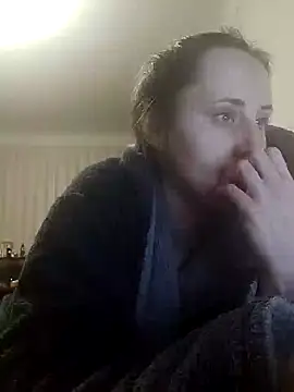 Snapshot of emeli_moon chatting on January 2025 08:07:01 PM emeli moon online show from January 2025 08:07:01 PM