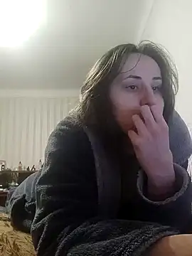 Snapshot of emeli_moon chatting on January 2025 09:08:02 PM emeli moon online show from January 2025 09:08:02 PM