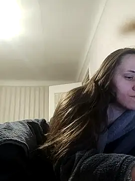 Snapshot of emeli_moon chatting on February 2025 10:06:02 PM emeli moon online show from February 2025 10:06:02 PM