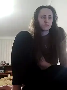 Snapshot of emeli_moon chatting on March 2025 06:30:01 PM emeli moon online show from March 2025 06:30:01 PM