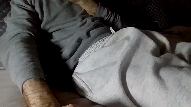 Snapshot of VersGuy24 chatting on February 2026 12:05:02 PM VersGuy24 online show from February 2026 12:05:02 PM