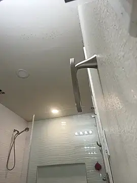 El Gizmo online show from February 2025 08:55:01 PM