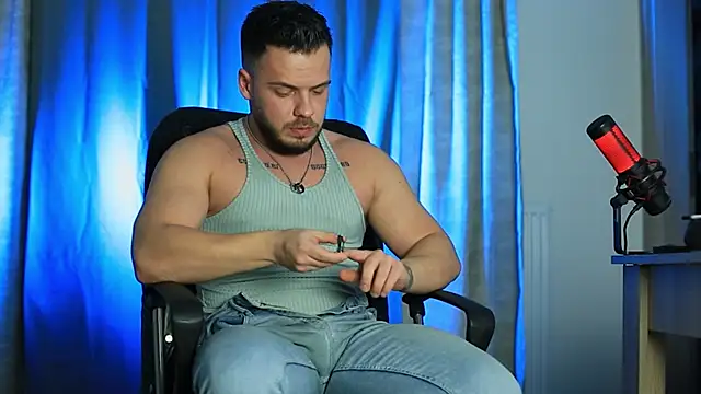 Snapshot of juliusmasters chatting on January 2025 10:18:01 PM juliusmasters online show from January 2025 10:18:01 PM