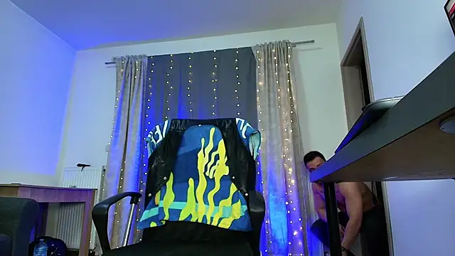 Snapshot of juliusmasters chatting on January 2025 08:30:01 PM juliusmasters online show from January 2025 08:30:01 PM