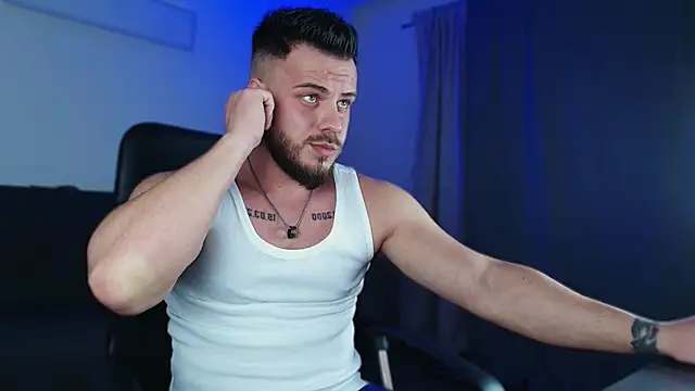 Snapshot of juliusmasters chatting on January 2025 08:24:01 PM juliusmasters online show from January 2025 08:24:01 PM