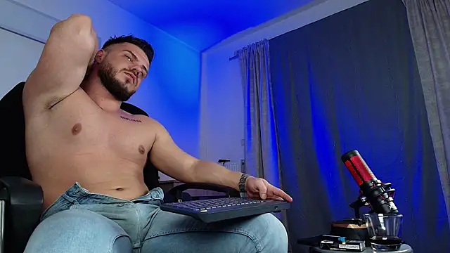 Snapshot of juliusmasters chatting on January 2025 12:36:02 AM juliusmasters online show from January 2025 12:36:02 AM