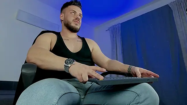 Snapshot of juliusmasters chatting on February 2025 08:13:02 PM juliusmasters online show from February 2025 08:13:02 PM