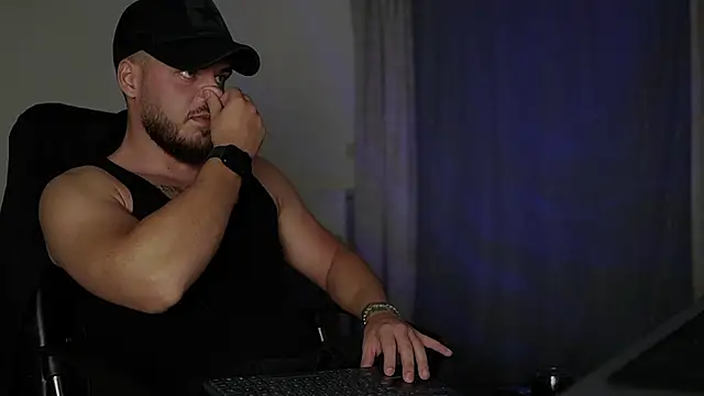 Snapshot of juliusmasters chatting on September 2025 12:32:02 AM juliusmasters online show from September 2025 12:32:02 AM