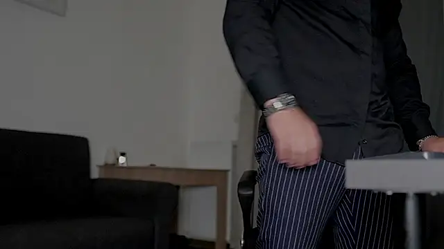 Snapshot of juliusmasters chatting on October 2025 06:50:01 PM juliusmasters online show from October 2025 06:50:01 PM