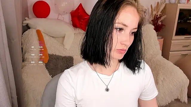 LisaMooore online show from July 2026 07:09:01 PM