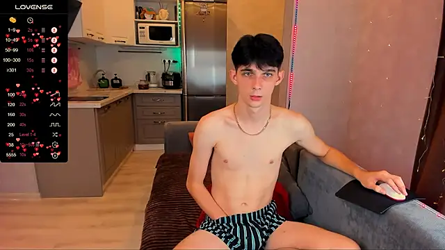 Aaron Boom online show from September 2025 06:12:02 PM