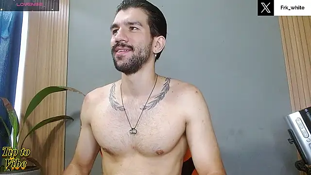 Snapshot of Mr_WhiteCock chatting on December 2025 04:46:02 PM Mr WhiteCock online show from December 2025 04:46:02 PM