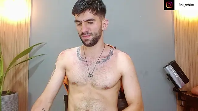 Snapshot of Mr_WhiteCock chatting on January 2026 02:48:02 AM Mr WhiteCock online show from January 2026 02:48:02 AM