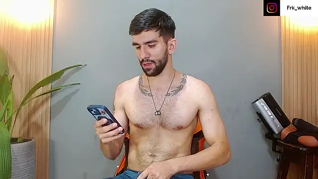 Snapshot of Mr_WhiteCock chatting on January 2026 02:39:02 AM Mr WhiteCock online show from January 2026 02:39:02 AM