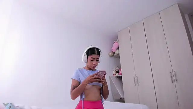 analia collins online show from September 2025 02:07:02 PM