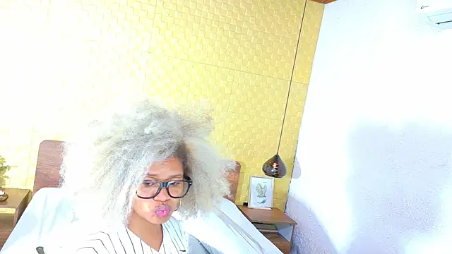 Squirter pussybomb online show from December 2024 03:24:01 AM