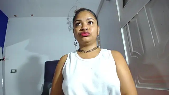 Squirter pussybomb online show from December 2025 05:50:02 AM