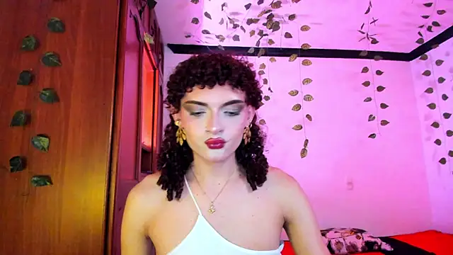 Snapshot of lucianromero chatting on November 2025 01:52:02 AM lucianromero online show from November 2025 01:52:02 AM