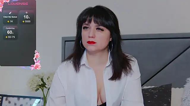 Snapshot of BellaHillss chatting on March 2025 08:02:01 AM BellaHillss online show from March 2025 08:02:01 AM