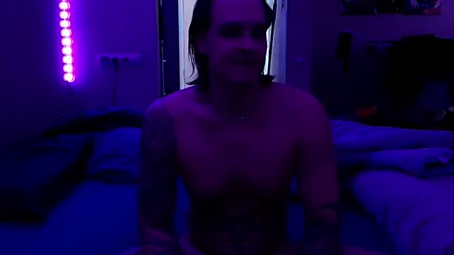 Snapshot of baphomet_from_ice chatting on March 2026 07:47:02 AM baphomet from ice online show from March 2026 07:47:02 AM