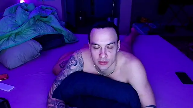 Snapshot of baphomet_from_ice chatting on April 2026 04:01:02 PM baphomet from ice online show from April 2026 04:01:02 PM