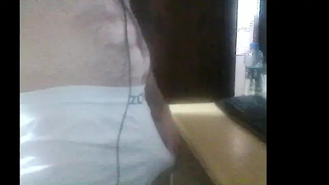 MORENOGOSTOSO12345 online show from April 2026 05:57:01 PM