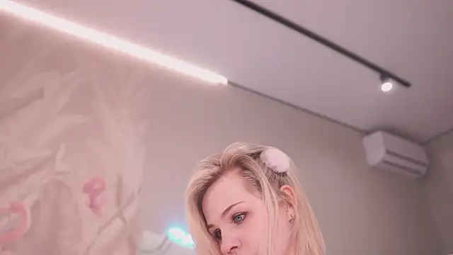 Snapshot of NinaMint chatting on September 2025 05:51:02 PM NinaMint online show from September 2025 05:51:02 PM