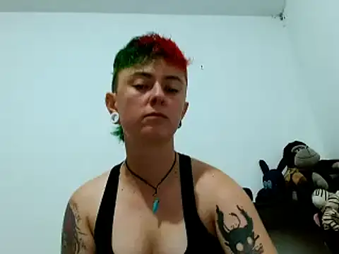 Snapshot of tomboyblue chatting on March 2025 07:25:01 PM tomboyblue online show from March 2025 07:25:01 PM