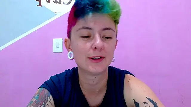 Snapshot of tomboyblue chatting on September 2025 09:03:02 PM tomboyblue online show from September 2025 09:03:02 PM