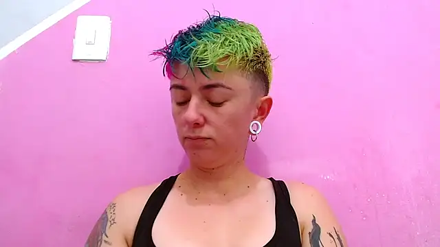 Snapshot of tomboyblue chatting on September 2025 03:15:02 PM tomboyblue online show from September 2025 03:15:02 PM