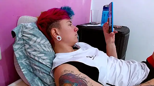 Snapshot of tomboyblue chatting on September 2025 05:29:02 PM tomboyblue online show from September 2025 05:29:02 PM
