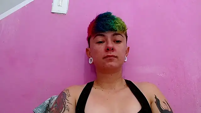 Snapshot of tomboyblue chatting on October 2025 06:20:01 PM tomboyblue online show from October 2025 06:20:01 PM
