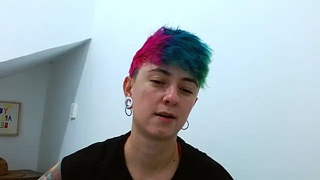 Snapshot of tomboyblue chatting on November 2025 03:39:01 AM tomboyblue online show from November 2025 03:39:01 AM