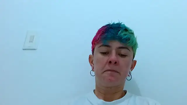 Snapshot of tomboyblue chatting on November 2025 02:11:02 AM tomboyblue online show from November 2025 02:11:02 AM