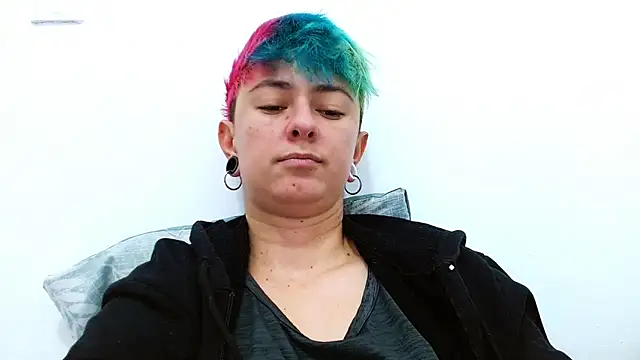 Snapshot of tomboyblue chatting on November 2025 03:55:01 PM tomboyblue online show from November 2025 03:55:01 PM