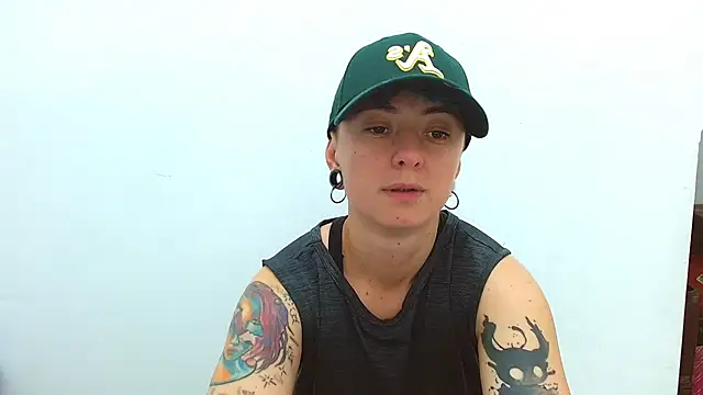 Snapshot of tomboyblue chatting on November 2025 10:25:02 AM tomboyblue online show from November 2025 10:25:02 AM