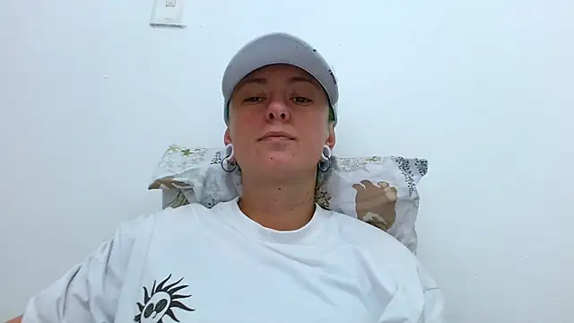 Snapshot of tomboyblue chatting on February 2026 05:28:01 PM tomboyblue online show from February 2026 05:28:01 PM