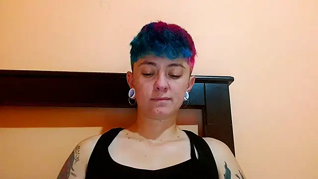 Snapshot of tomboyblue chatting on June 2026 04:42:01 PM tomboyblue online show from June 2026 04:42:01 PM