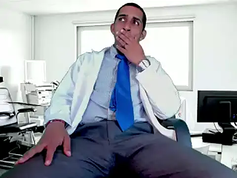 Snapshot of Paolo_johnson chatting on February 2025 07:57:02 AM Paolo johnson online show from February 2025 07:57:02 AM