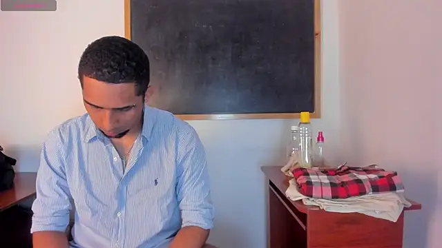 Snapshot of Paolo_johnson chatting on March 2025 03:33:01 AM Paolo johnson online show from March 2025 03:33:01 AM