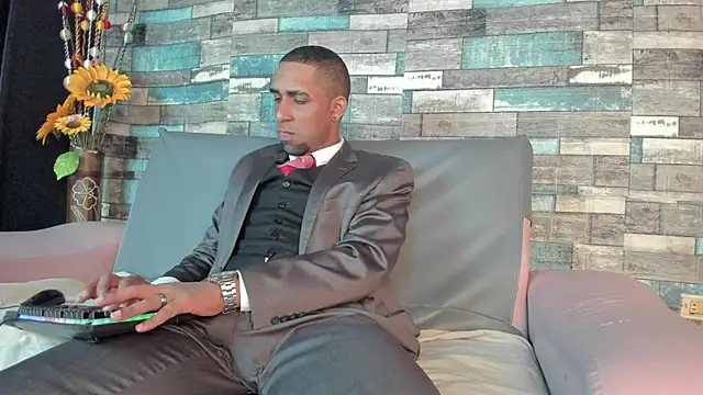 Snapshot of Paolo_johnson chatting on October 2025 05:24:01 AM Paolo johnson online show from October 2025 05:24:01 AM