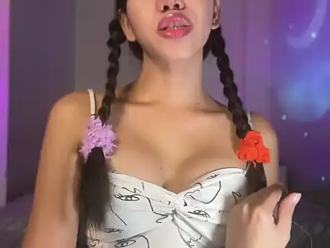 Snapshot of Ella_foxxx chatting on February 2026 05:05:02 AM Ella foxxx online show from February 2026 05:05:02 AM