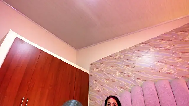 Snapshot of kathy-steven chatting on February 2026 01:45:04 AM kathy-steven online show from February 2026 01:45:04 AM