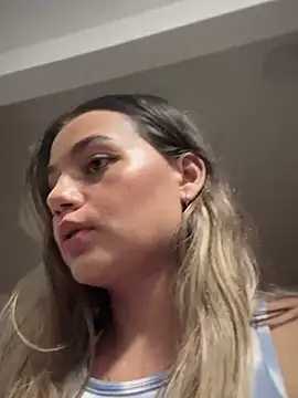 Snapshot of LittleSofia_ chatting on December 2024 01:24:02 AM LittleSofia online show from December 2024 01:24:02 AM