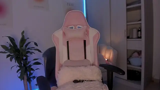 Snapshot of LittleSofia_ chatting on December 2024 03:16:02 AM LittleSofia online show from December 2024 03:16:02 AM