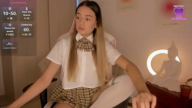 Snapshot of LittleSofia_ chatting on January 2025 10:28:01 PM LittleSofia online show from January 2025 10:28:01 PM